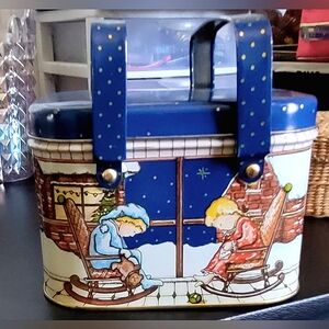 Vtg The Tin Box Co.Christmas Storage Tin With Handles